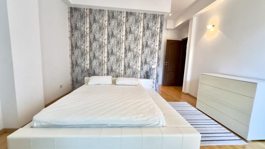 Apartament cu 3 camere decomandat, mobilat în Nord