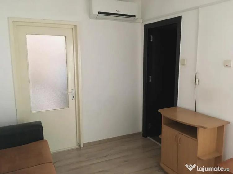 Apartament cu 2 camere decomandat în Ostroveni