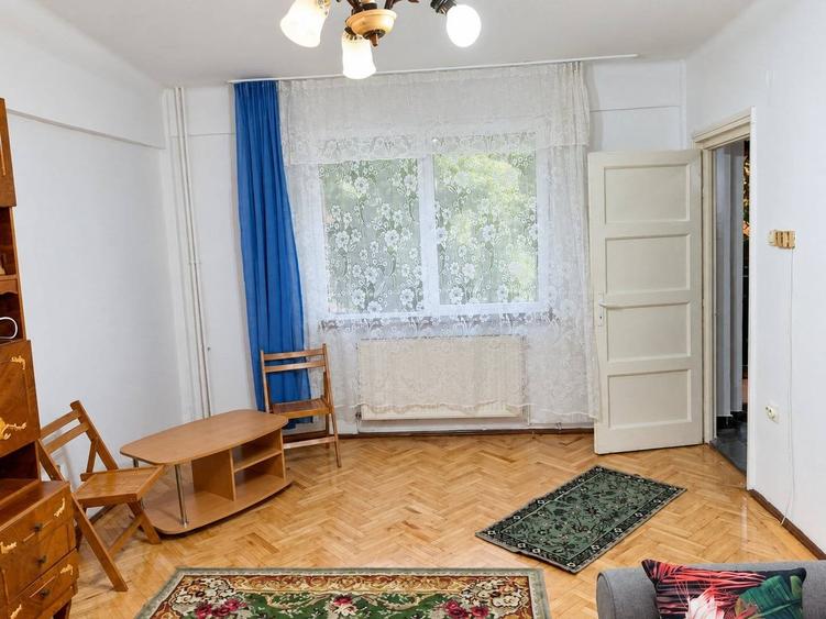 Garsonieră decomandată în Central