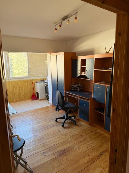 Apartament cu 2 camere semidecomandat în Coman