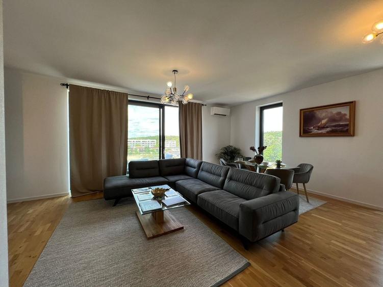 Apartament cu 4 camere decomandat, mobilat în Băneasa