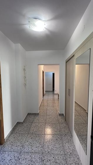 Apartament cu 3 camere decomandat în Dristor