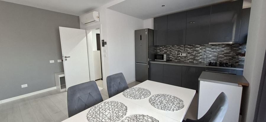 Apartament cu 2 camere semidecomandat, mobilat în Aradului