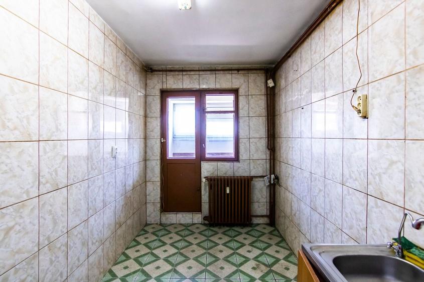 Apartament cu 3 camere decomandat în Dristor