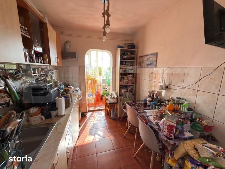 Apartament cu 3 camere decomandat în Peneș Curcanul