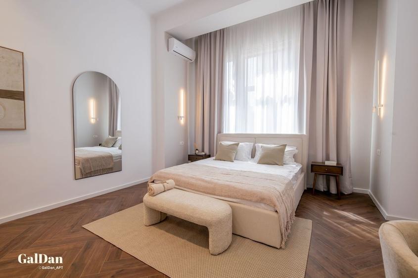 Apartament cu 5 camere decomandat, mobilat în Universitate