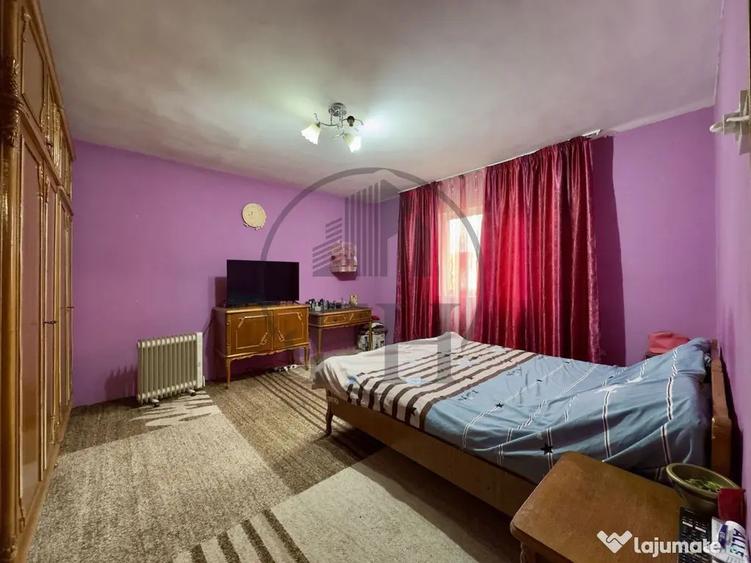 Casă cu 4 camere cu Canalizare în Corbu