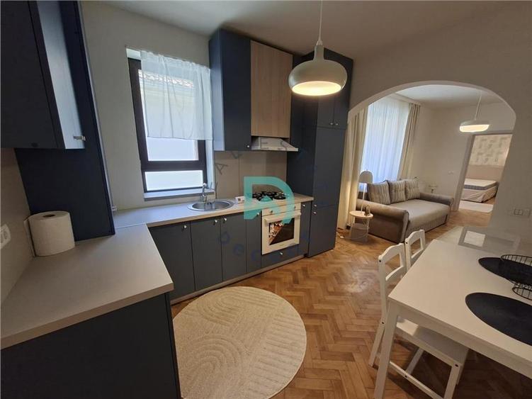 Apartament cu 2 camere semidecomandat în Centrul Istoric