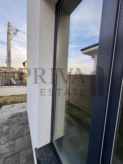 Duplex cu 5 camere cu Canalizare în Dumbrăvița