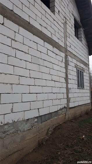 Casă cu 5 camere în Roman