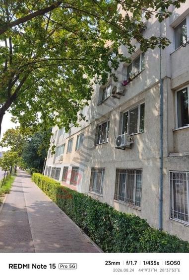 Apartament cu 3 camere semidecomandat, mobilat în Abator