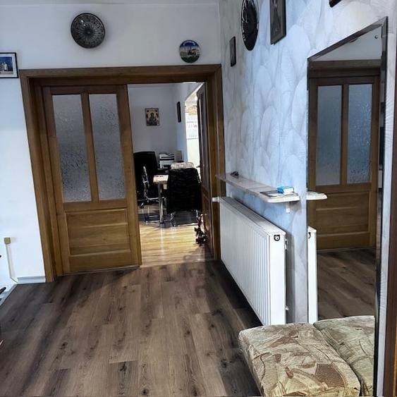 Casă cu 5 camere cu Teren 455 Mp în Militari