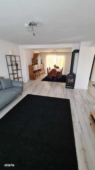 Casă cu 4 camere cu Teren 600 Mp în Central