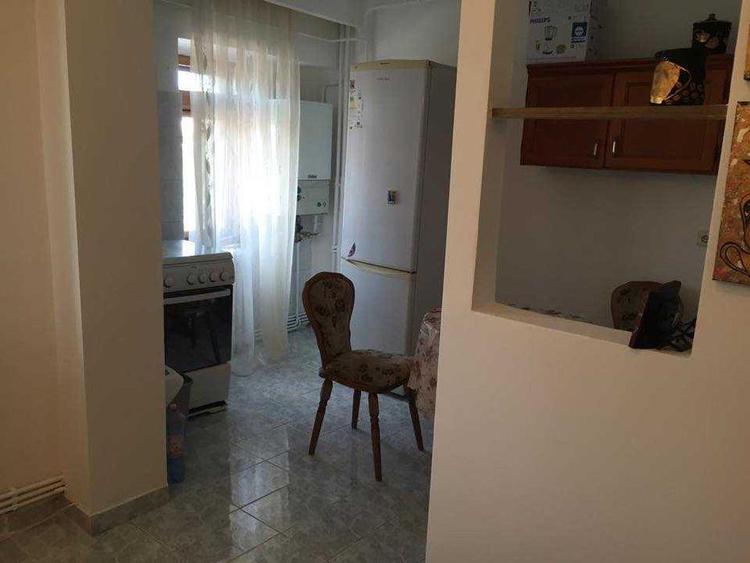 Apartament cu 3 camere decomandat în Independenței