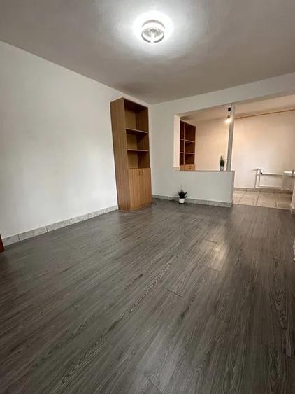 Spațiu comercial, de 56 mp, în Mihai Bravu