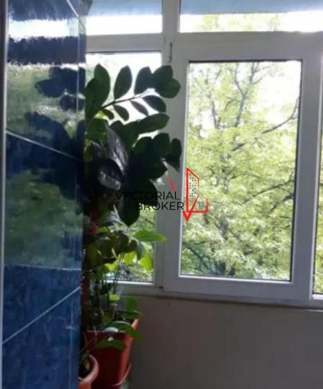 Apartament cu 3 camere decomandat în Dristor