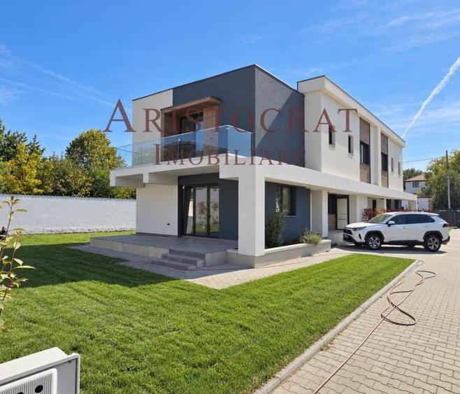 Casă cu 5 camere cu Teren 330 Mp în Corbeanca