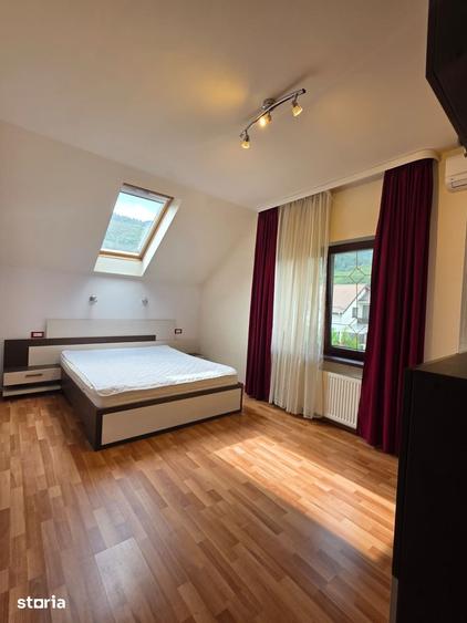 Casă cu 4 camere cu Teren 250 Mp în Bunloc