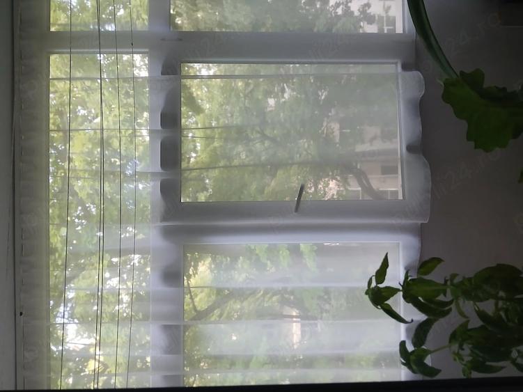 Apartament cu 3 camere semidecomandat în Donici