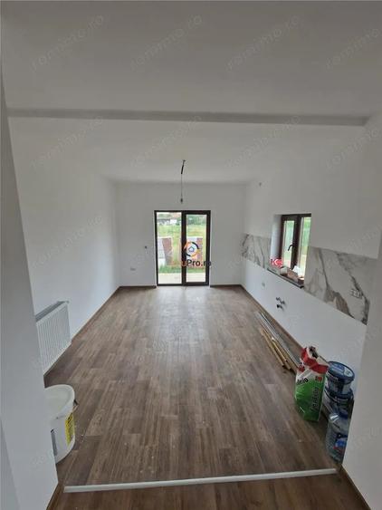 Casă cu 1 camere cu Teren 750 Mp în Dragșina