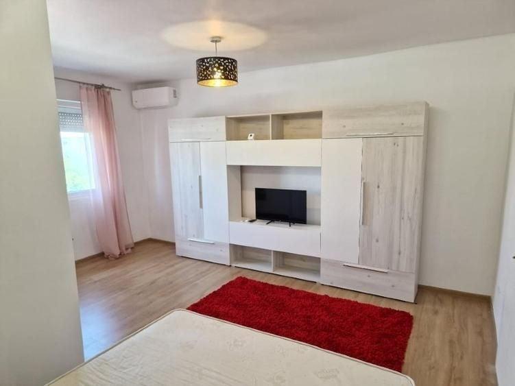 Garsonieră decomandată, mobilată în Complex Studențesc