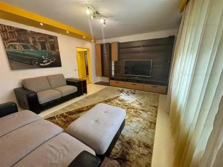 Apartament cu 3 camere decomandat în Decebal