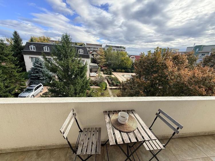 Apartament cu 3 camere decomandat, mobilat în Străulești