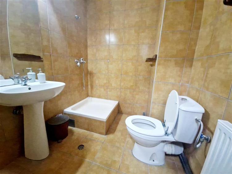 Hotel/Pensiune, de 713.94000244141 mp, în Eșelnița