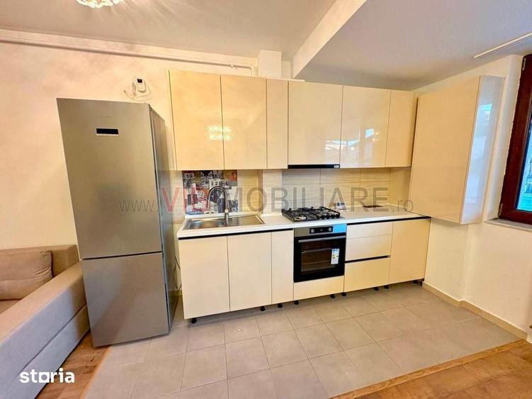 Apartament cu 3 camere semidecomandat în Crângași