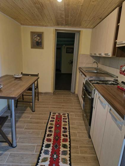Casă cu 4 camere decomandat în Mogoșești