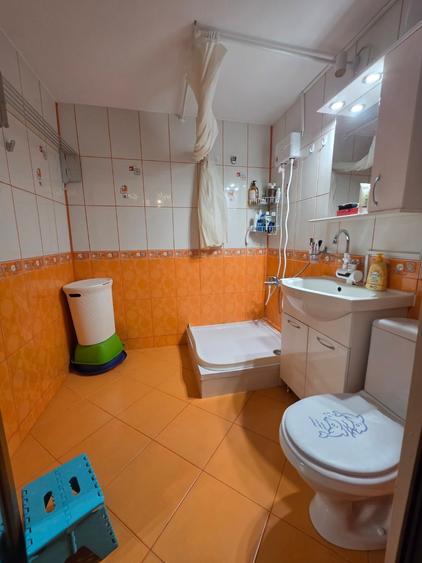 Apartament cu 2 camere decomandat în Colentina