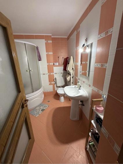 Apartament cu 3 camere în George Enescu