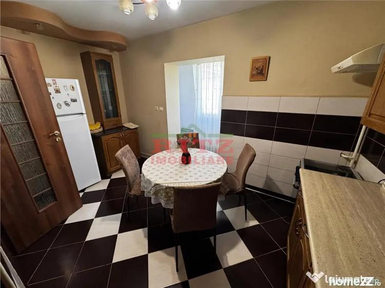 Apartament cu 3 camere semidecomandat în Ultracentral