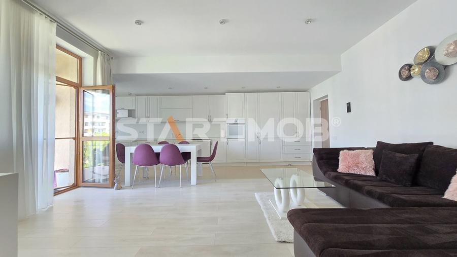 Apartament cu 3 camere decomandat, mobilat în Tractorul