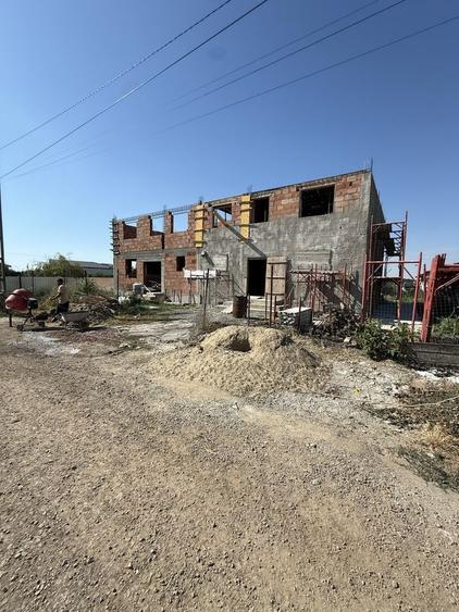 Casă cu 4 camere în Vărsătura