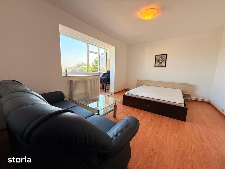 Apartament cu 3 camere decomandat în Podu Roș