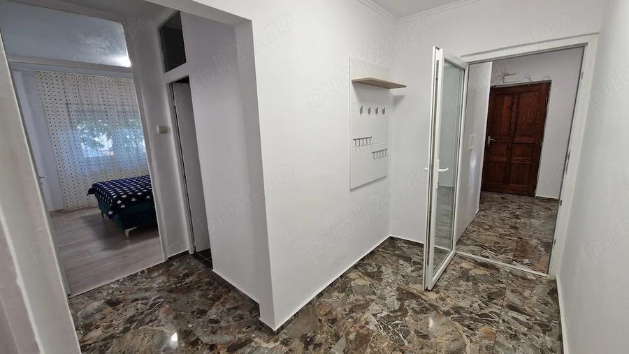 Apartament cu 4 camere decomandat în Decebal