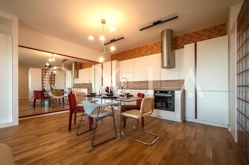 Apartament cu 3 camere semidecomandat, mobilat în Central