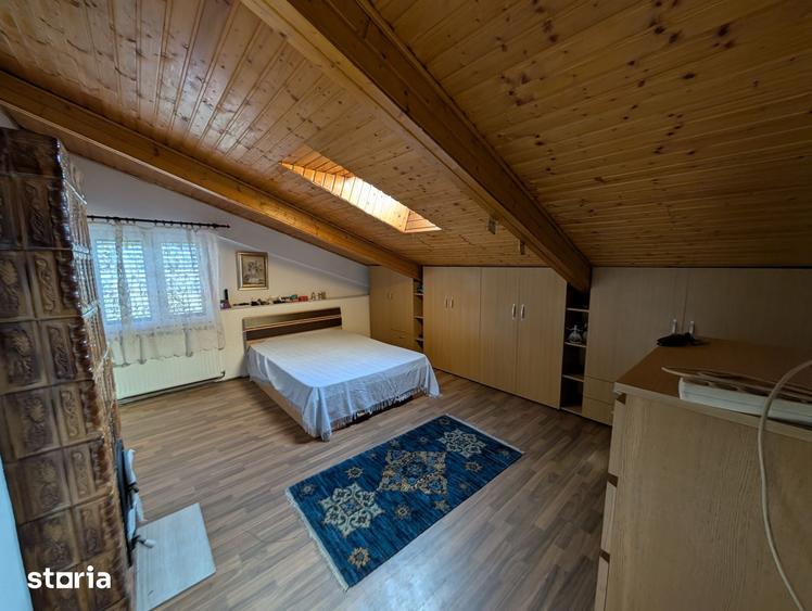 Casă cu 5 camere cu Teren 2100 Mp în Stoenești