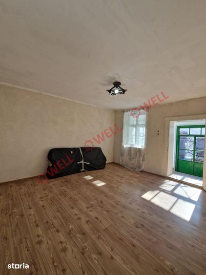 Casă cu 3 camere cu Teren 2628 Mp în Racoș
