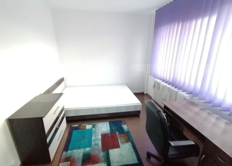 Apartament cu 2 camere decomandat, mobilat în Podul de Piatră