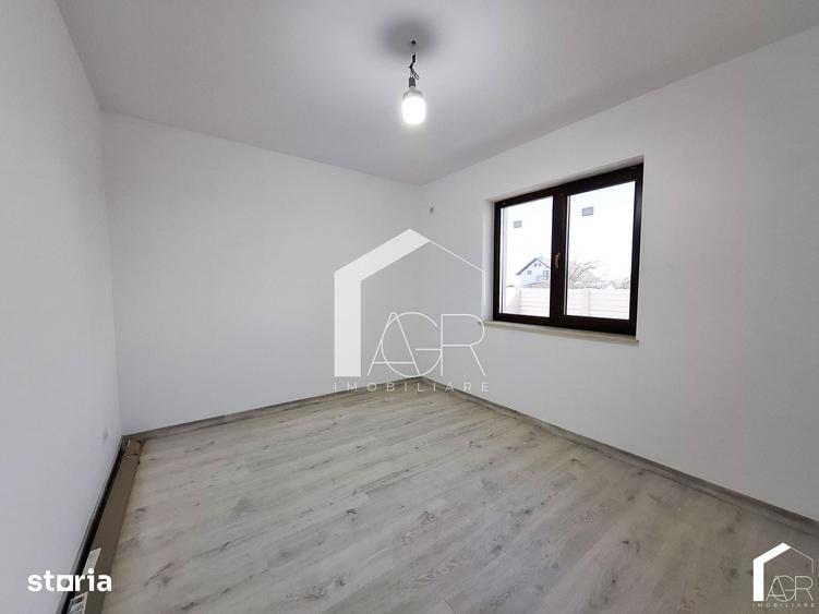 Casă cu 5 camere cu Teren 550 Mp în Păulești