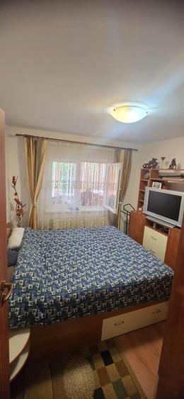 Apartament cu 3 camere decomandat în Drumul Carului