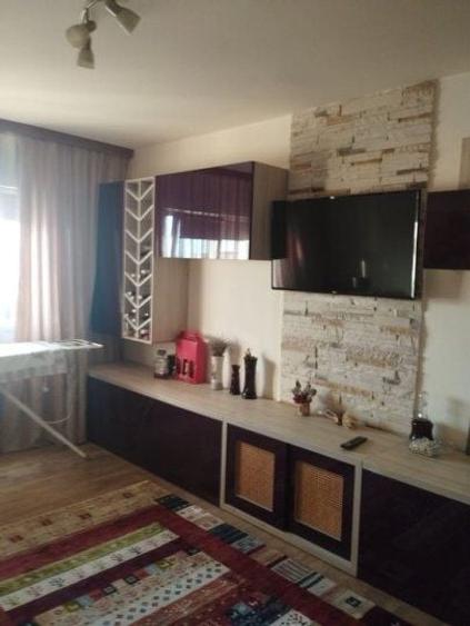 Apartament cu 2 camere decomandat, mobilat în Anda