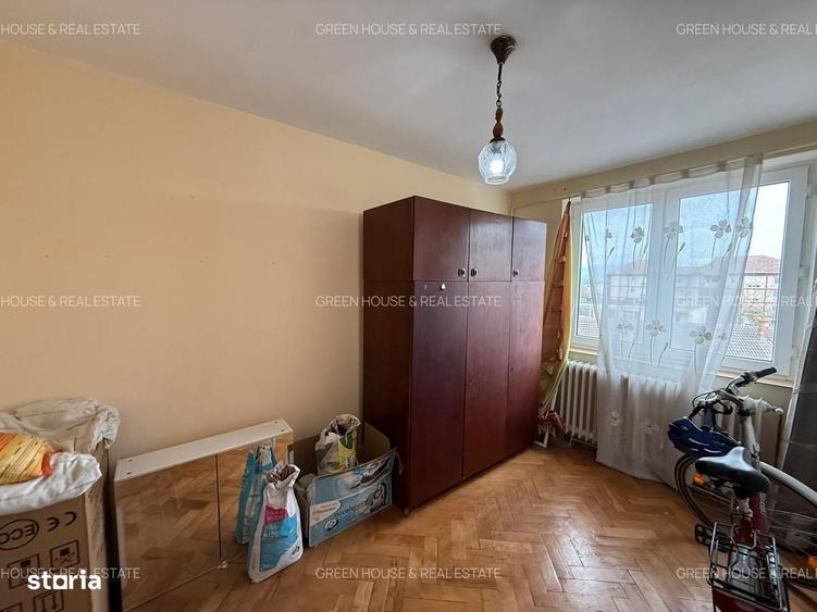 Apartament cu 3 camere decomandat în Deve
