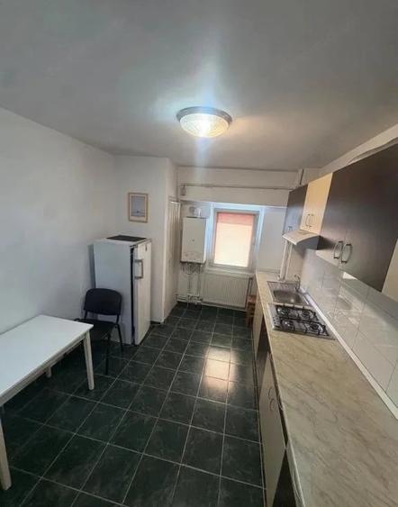 Apartament cu 2 camere decomandat în Filiași