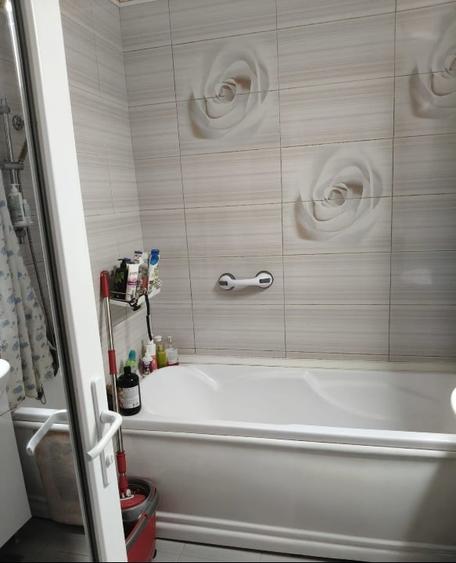 Apartament cu 2 camere decomandat, mobilat în Anda
