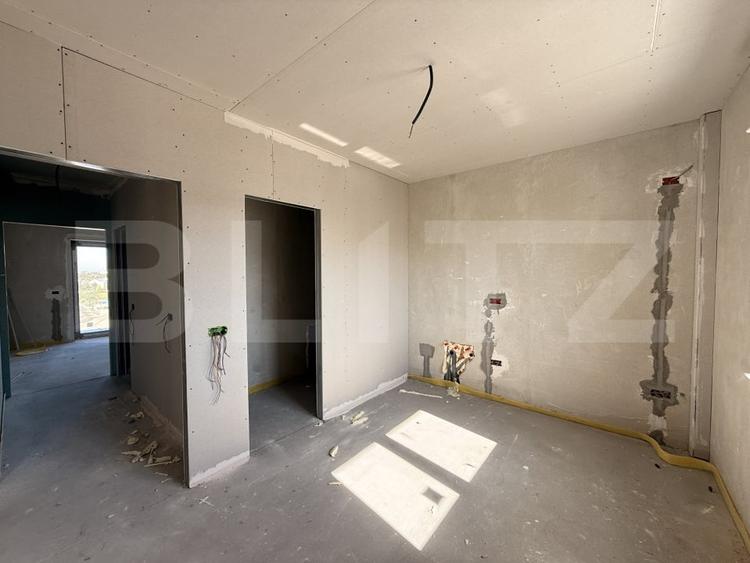 Apartament cu 2 camere decomandat în Est