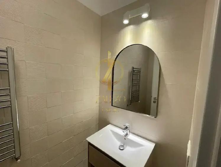 Apartament cu 3 camere semidecomandat, mobilat în Take Ionescu