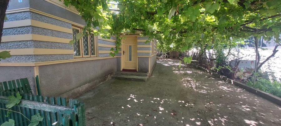 Casă cu 3 camere în Năvodari